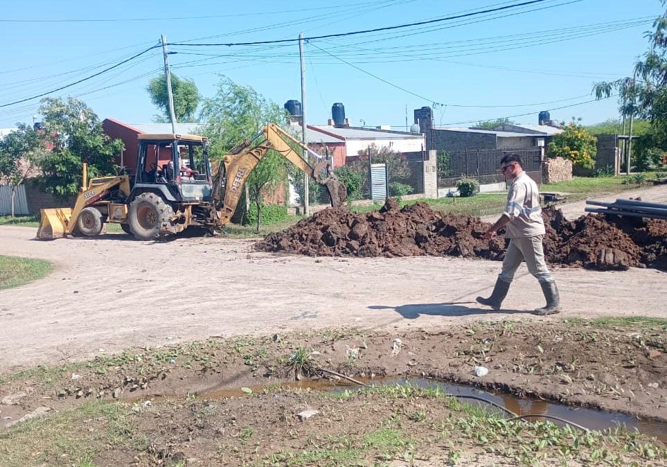 EN VILLA ÁNGELA: SAMEEP EXTIENDE LA RED DE AGUA POTABLE EN EL BARRIO ...